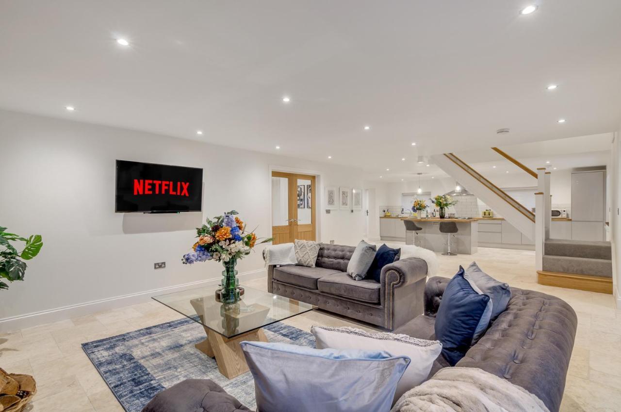 Spacious 6-Bed Home, Near The Norfolk Broads Clippesby Exterior foto