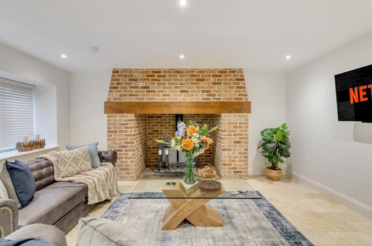 Spacious 6-Bed Home, Near The Norfolk Broads Clippesby Exterior foto