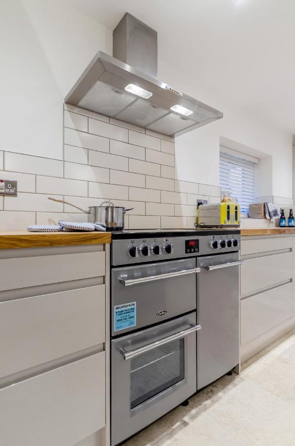 Spacious 6-Bed Home, Near The Norfolk Broads Clippesby Exterior foto