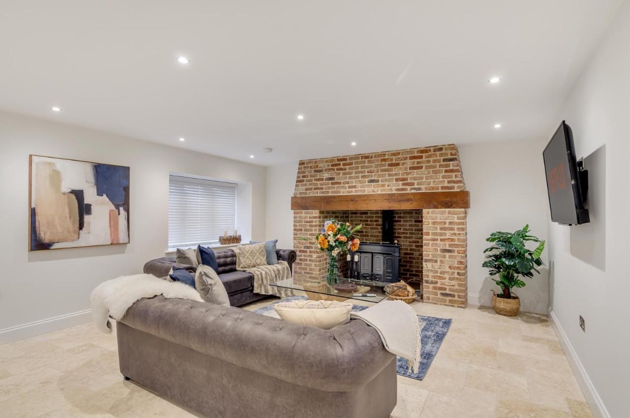Spacious 6-Bed Home, Near The Norfolk Broads Clippesby Exterior foto