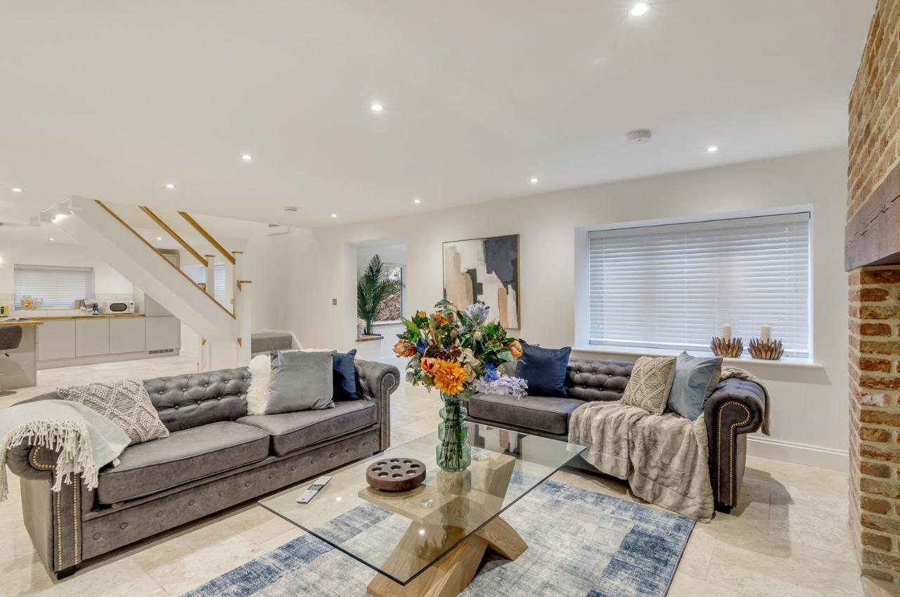 Spacious 6-Bed Home, Near The Norfolk Broads Clippesby Exterior foto