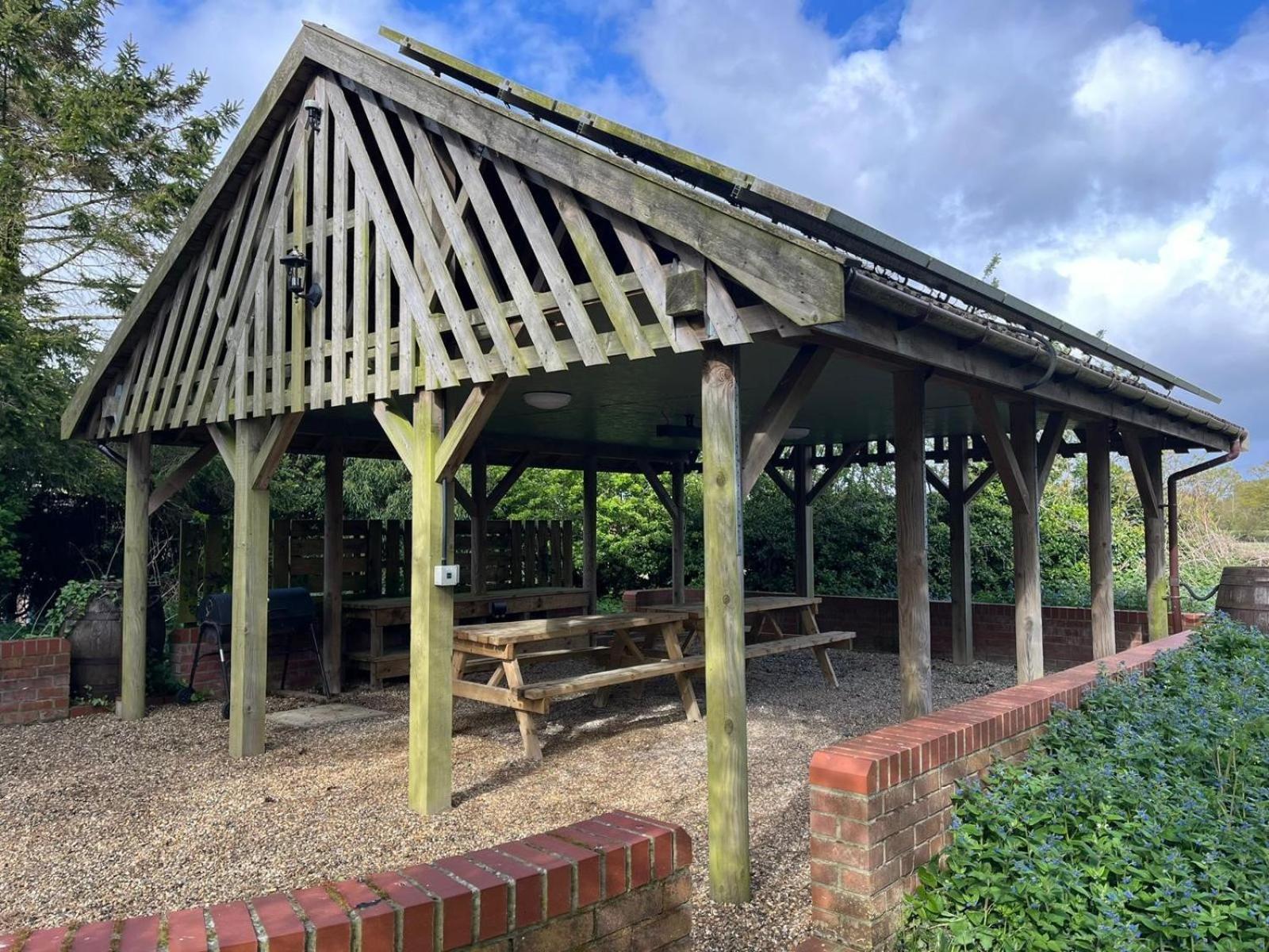 Spacious 6-Bed Home, Near The Norfolk Broads Clippesby Exterior foto