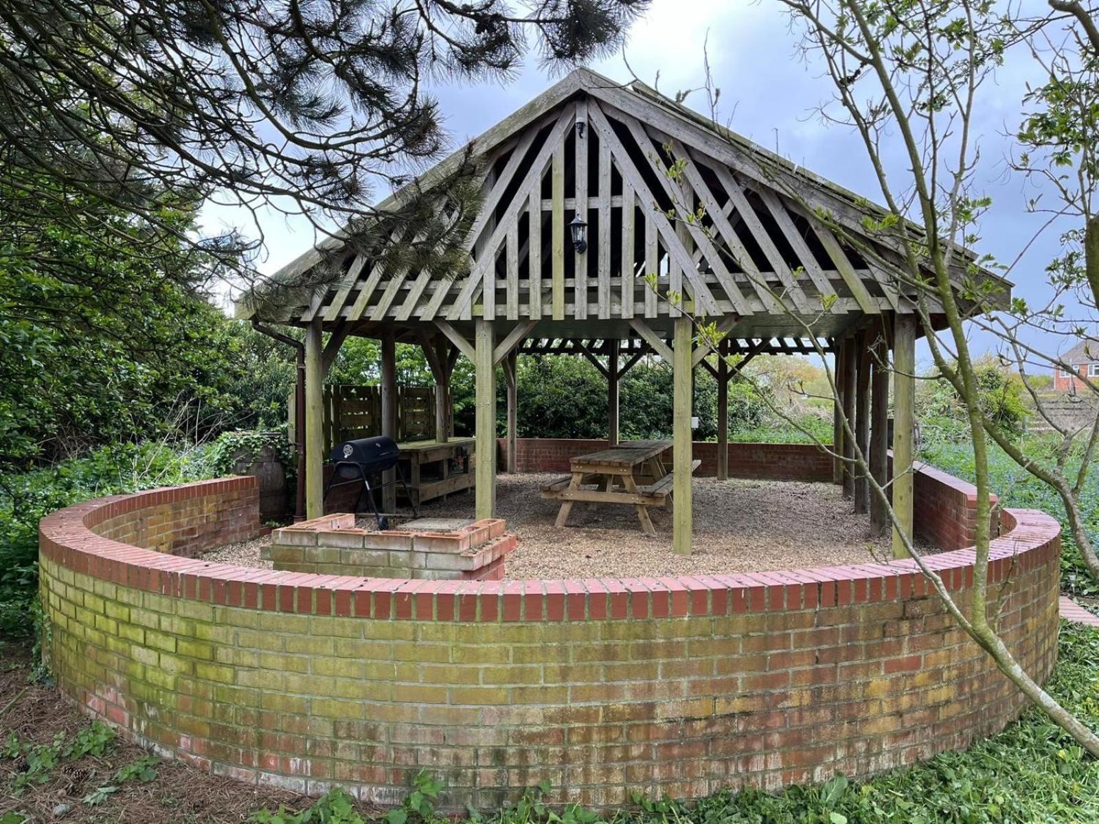 Spacious 6-Bed Home, Near The Norfolk Broads Clippesby Exterior foto